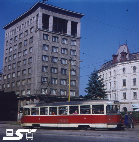 Kliknut�m okno zav�ete
