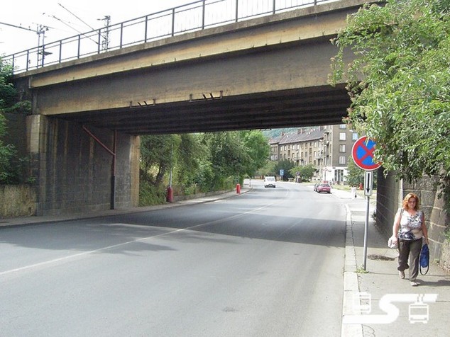 Kliknut�m okno zav�ete