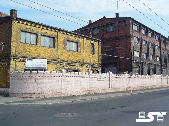 Kliknut�m okno zav�ete