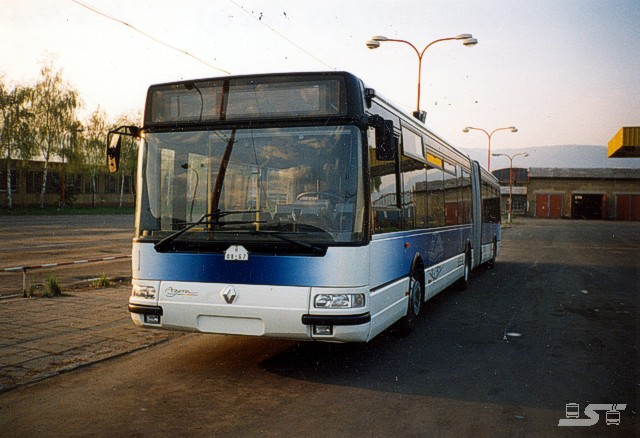 Kliknut�m okno zav�ete